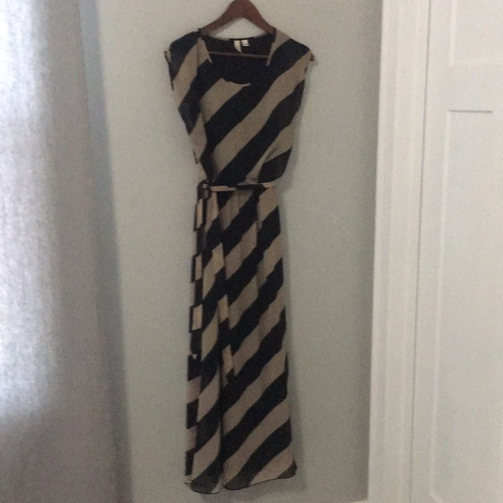 Sleeveless floor length dress